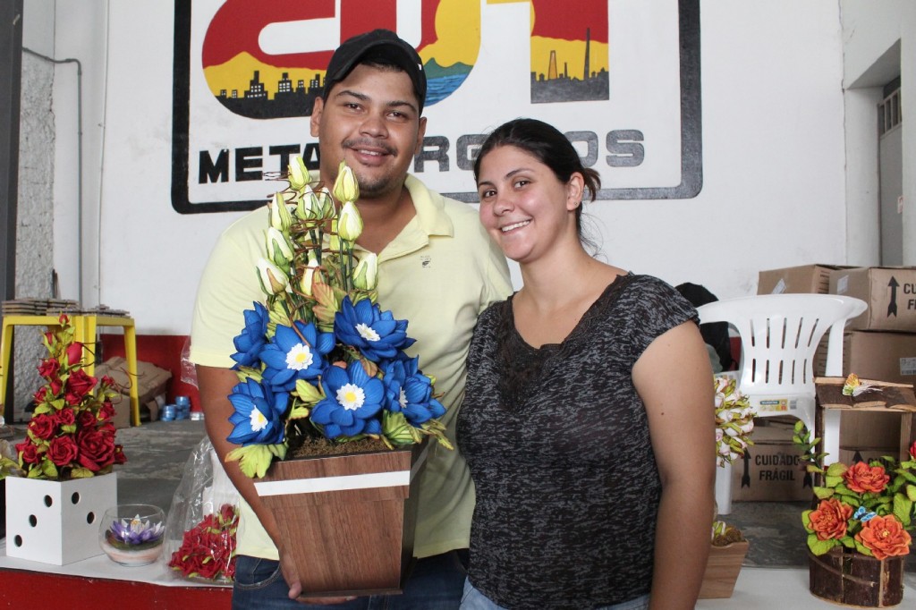 Danilo Victor de Souza e sua esposa Renata Jorge de Oliveira, também instrutora da Sulflores Paraná