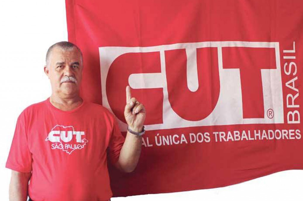 Elias Pereira, motorista na Expresso Maringá, faz parte da direção do sindicato desde 1995 e conta com o seu voto, condutor