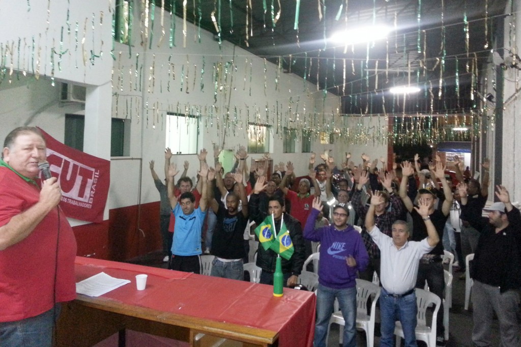 Categoria aprova eixo da campanha salarial em assembleia na sede do sindicato