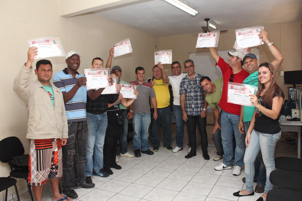 Turma que fez o curso de informática na subsede