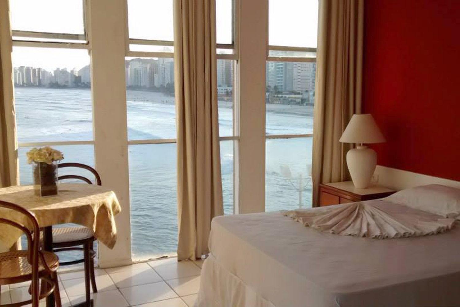 Sócio do Sindicato ganha estadia em hotel com vista para o mar no Guarujá