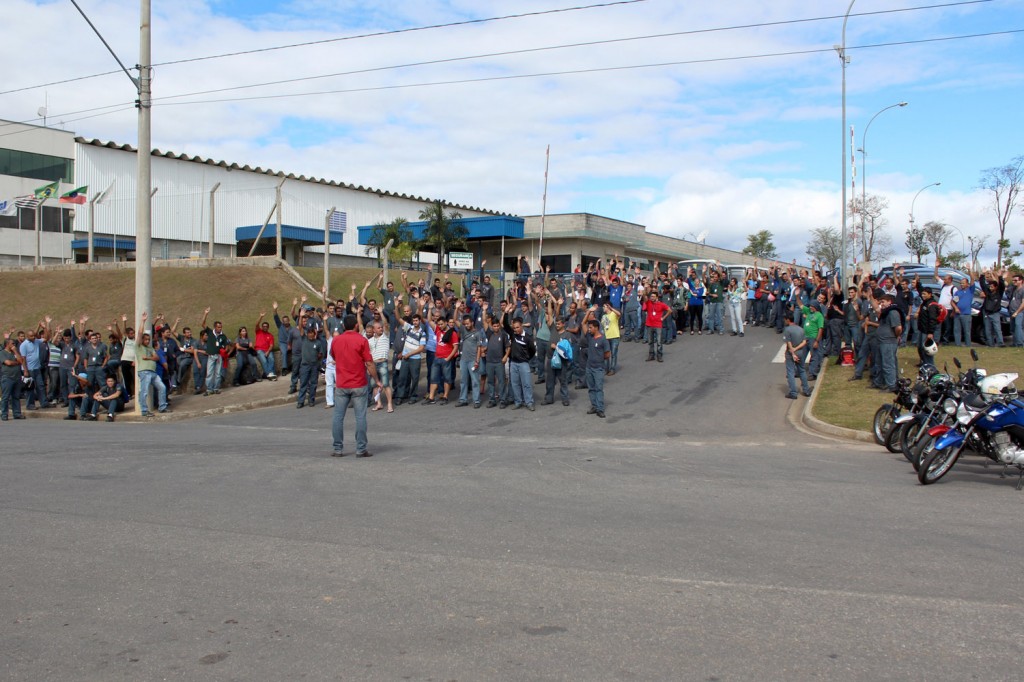 Categoria aprova em assembleia proposta alcançada após 4 reuniões e paralisações feitas durante o ano