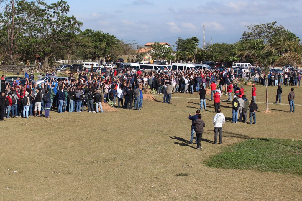 Nova assembleia aprova continuidade da greve pelo 4º dia; nova assembleia deve ocorrer só na terça-feira