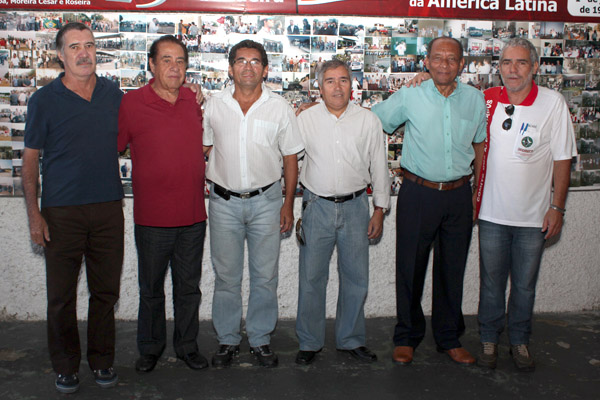 José Monteiro junto aos companheiros do CSA - Comitê Sindical dos Aposentados e antigos diretores