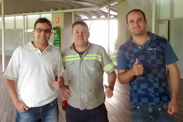 Ao centro, o novo vice-presidente da Cipa, Zé Galinha, junto aos sindicalistas Luciano da Silva e Caio Fabretti (foto arquivo pessoal)