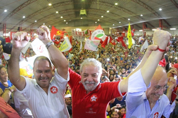 Vagner, Lula e Rui Falcão em plenária no último dia 4, em São Paulo (foto Ricardo Stuckert - Instituto Lula)