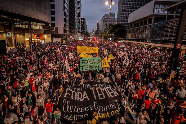 Ato histórico tomou a Avenida Paulista neste domingo (foto Mídia Ninja)