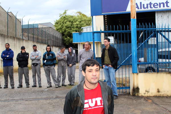 Trabalhadores da Alutent recebem reajuste da Campanha Salarial