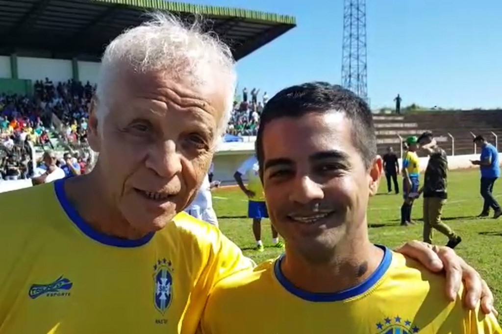 Ademir da Guia, do Palmeiras, e Pavão, do São Paulo, durante gravação de vídeo convidando para o evento (foto Divulgação)