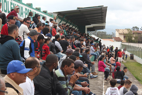 Cerca de mil pessoas compareceram no Jogo dos 30, no ‘Campo da Ferroviária’
