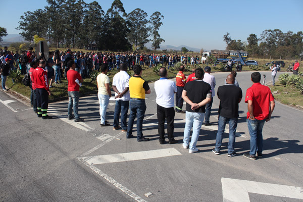 Paralisação também protestou incidente ocorrido na aciaria de Pinda duas semanas atrás