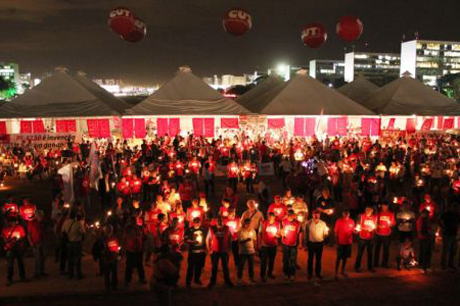 Pressão da CUT adia votação do PL 4330 da terceirização para setembro