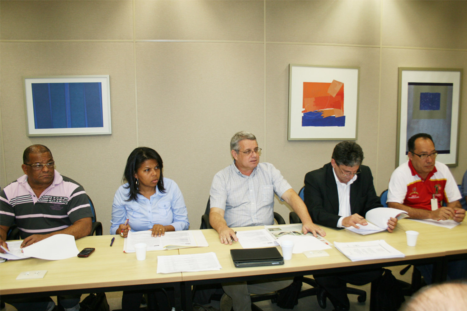 FEM e G2 debatem jornada de 40h e direitos sociais