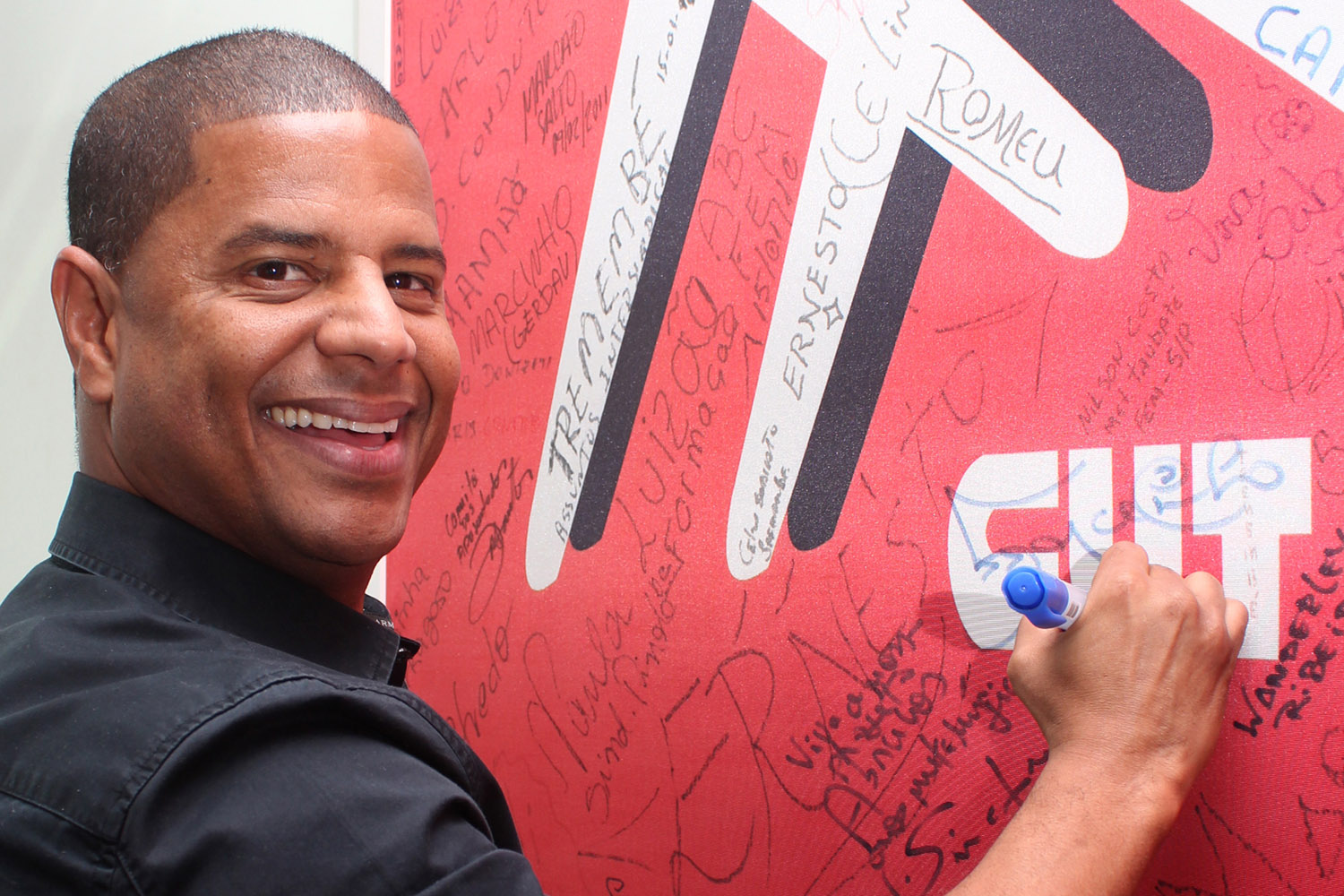 Marcelinho Carioca visita Sindicato dos Metalúrgicos