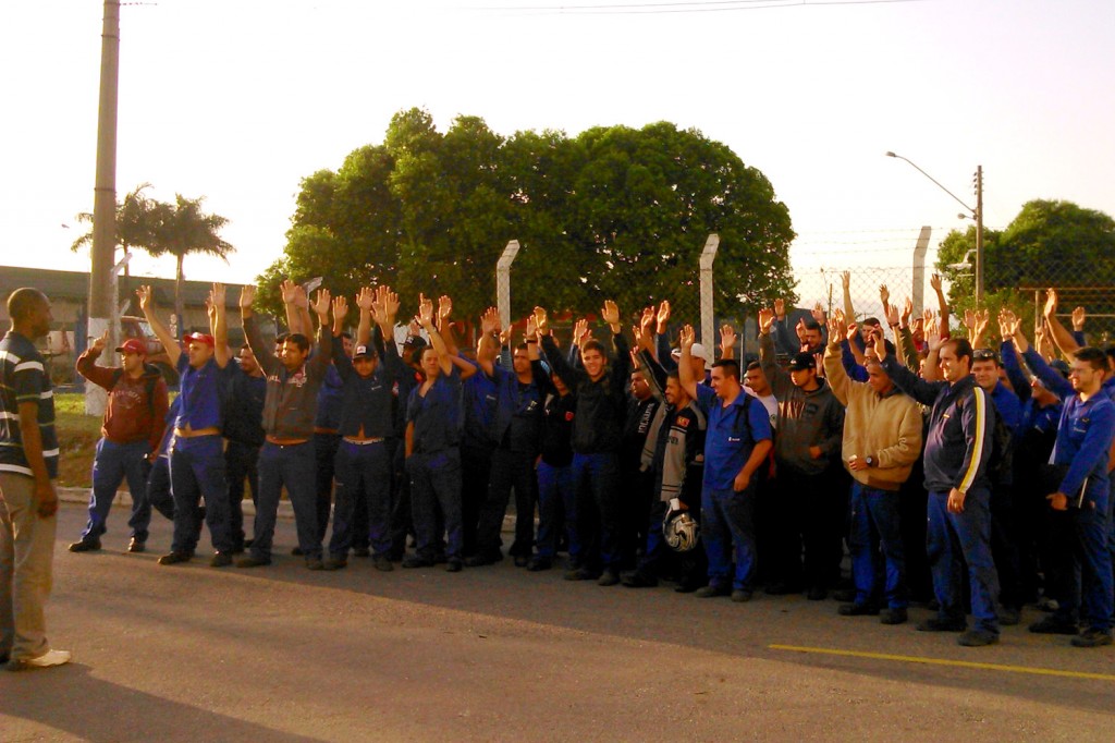 Categoria reprova segunda proposta da empresa; se não houver melhora, é greve 