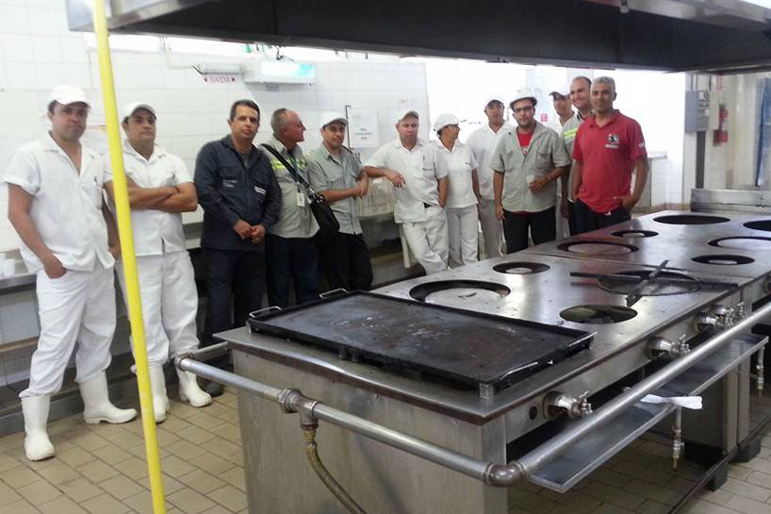 Após greve dos cozinheiros, reunião entre Sindicato e Confab avança