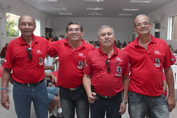 Membros do Comitê dos Aposentados: Dirceu de Paula, José Alves Filho – Sabiá, Sérgio Aparecido, e José Maria de Fátima – Mineirinho