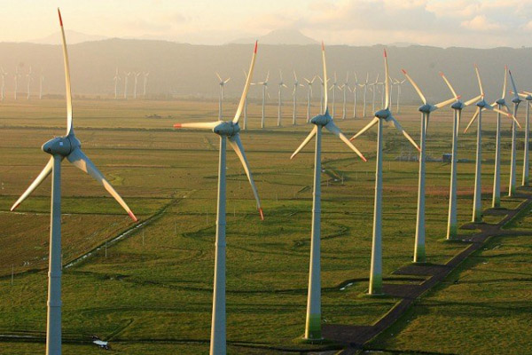 Segundo boletim desde mês do Ministério de Minas e Energia, o Brasil subiu cinco posições na expansão de energia eólica e já está entre os 4 maiores do mundo (foto Portal Brasil)