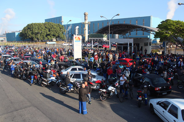 Paralisação na Novelis protesta contra reajuste menor que a inflação