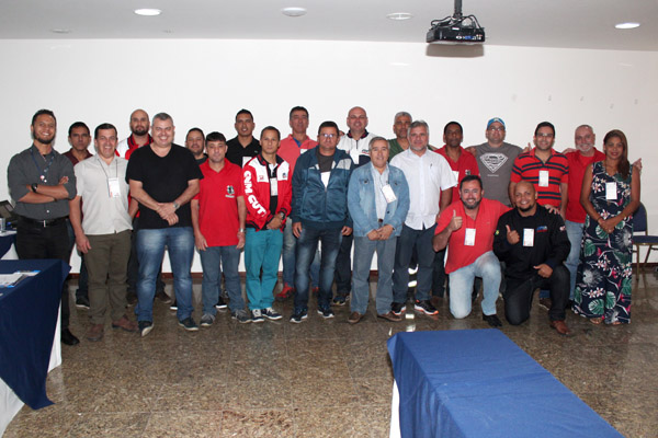 Direção do sindicato participa de curso de oratória