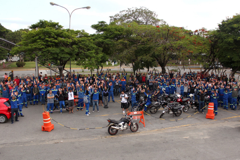 Trabalhadores da Novelis entram em greve pela campanha salarial.1