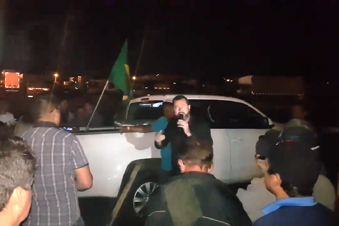 “Gasolina cara? A culpa é do Parente”, por Herivelto Vela