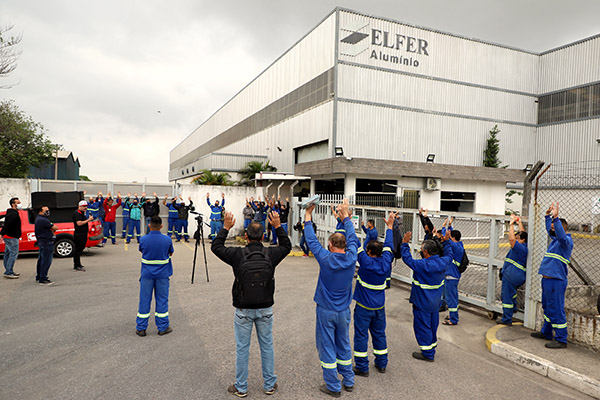 Trabalhadores da Elfer aprovam proposta com aumento real de salário e PLR
