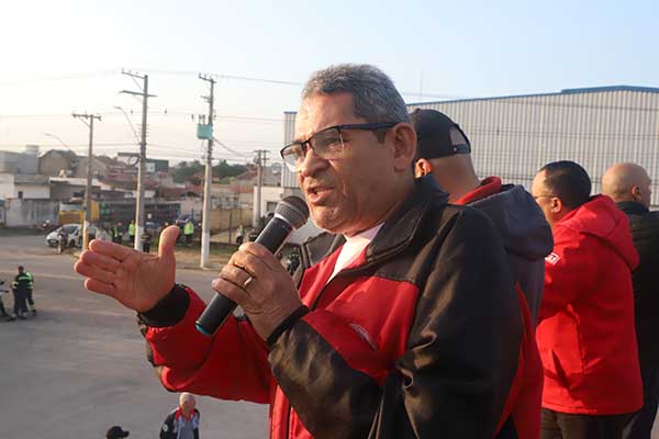 Zé Carlos é reeleito como coordenador da CUT Vale do Paraíba