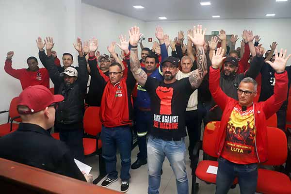 Assembleia geral da Campanha Salarial aprova propostas e aviso de greve