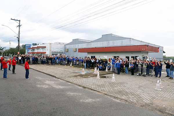 Trabalhadores da DBTEC conquistam aumento real no salário e no vale-alimentação